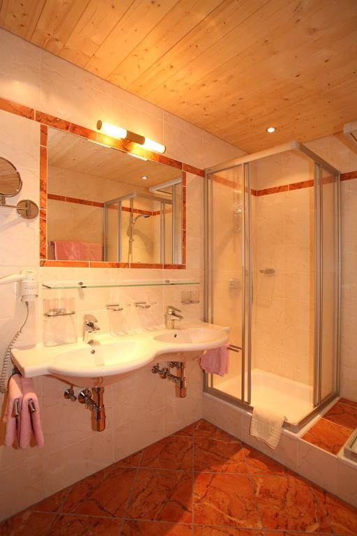 Ferienclub Silbertal - Almhütten Sölden Habitación foto