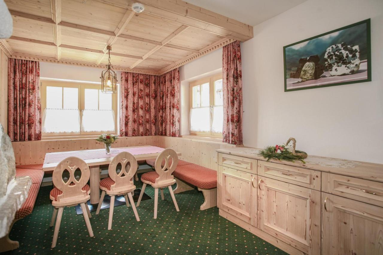Ferienclub Silbertal - Almhütten Sölden Exterior foto